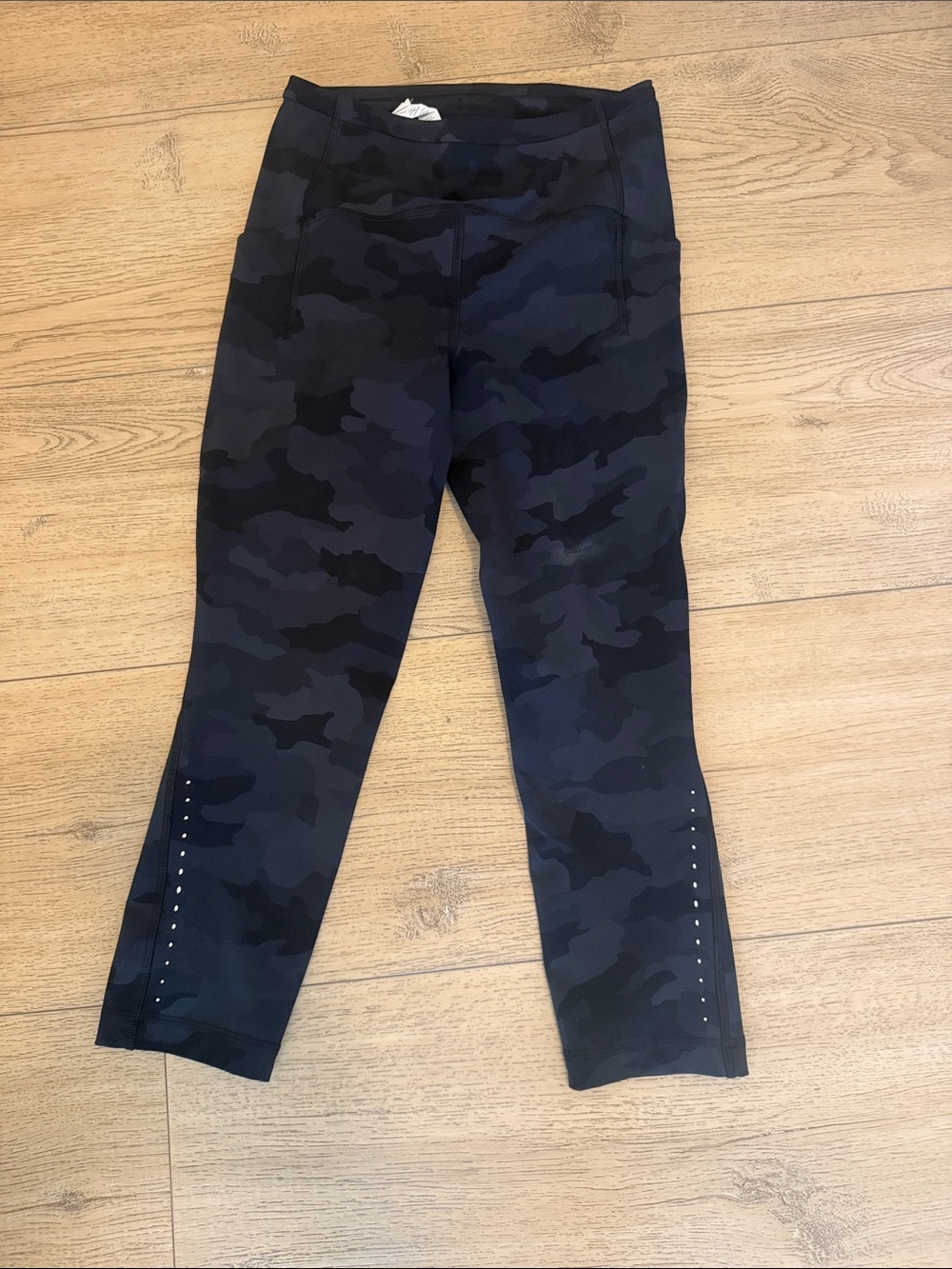 Girls' Dark Camouflage Capri Leggings